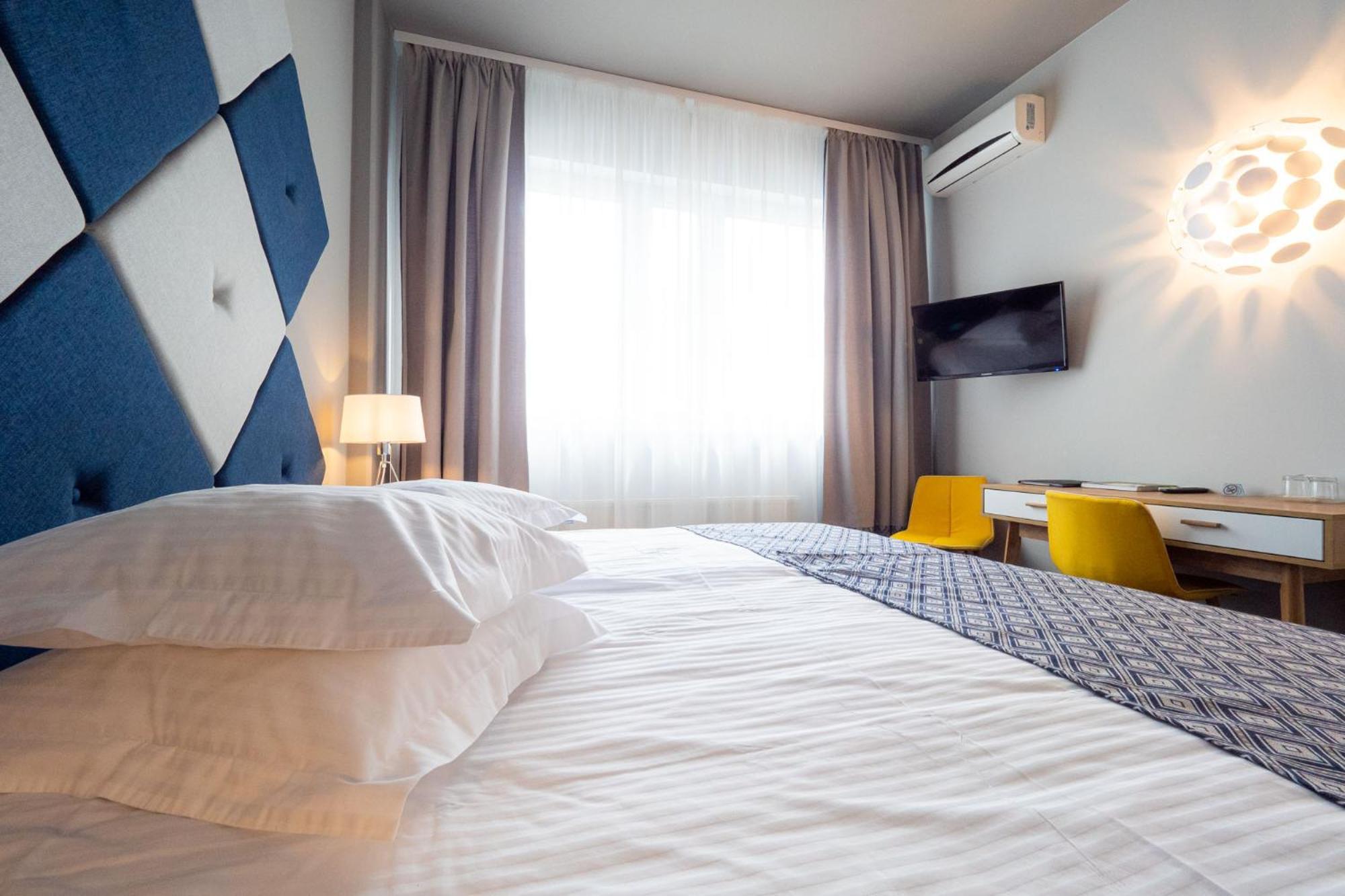 Centrum Hotel Viljandi วิลยันดี ภายนอก รูปภาพ